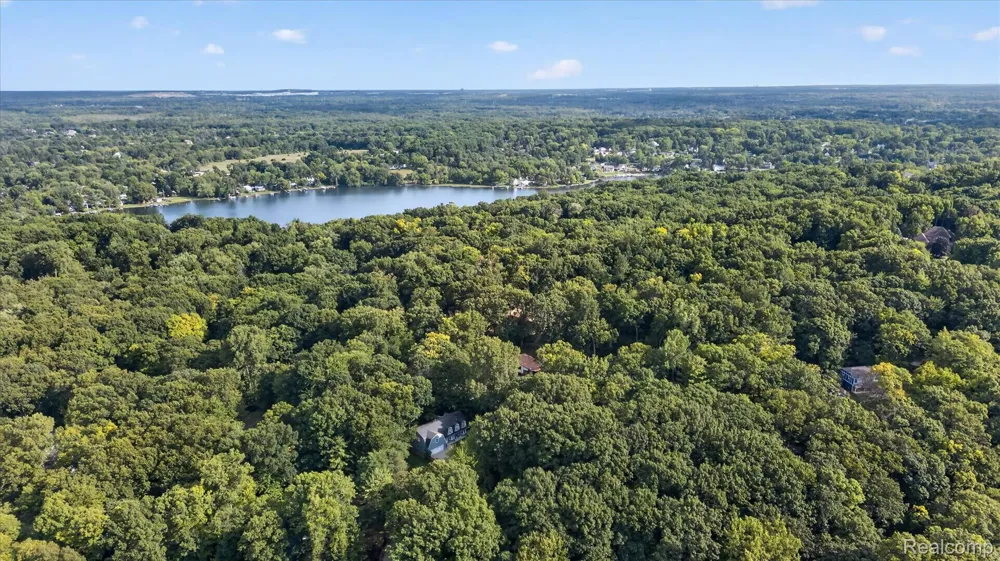 5001 Mohawk Avenue Independence Charter Township, MI 48348