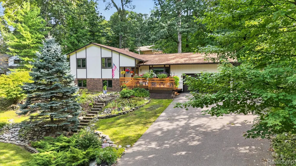 5001 Mohawk Avenue Independence Charter Township, MI 48348