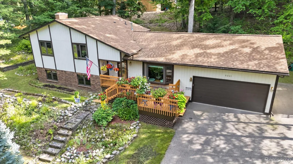 5001 Mohawk Avenue Independence Charter Township, MI 48348