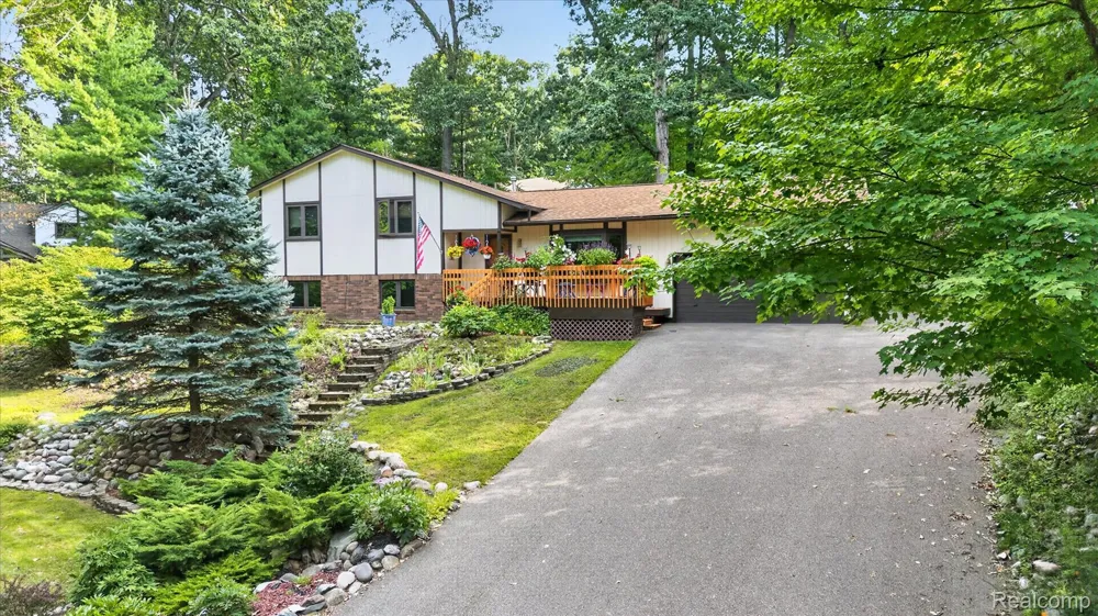 5001 Mohawk Avenue Independence Charter Township, MI 48348