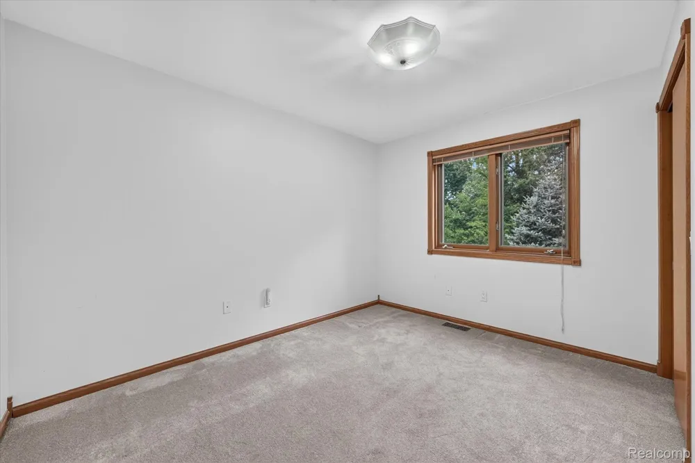 5001 Mohawk Avenue Independence Charter Township, MI 48348