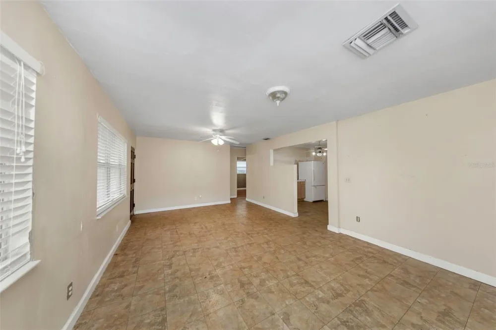 5621 11TH AVENUE St Petersburg, FL 33710