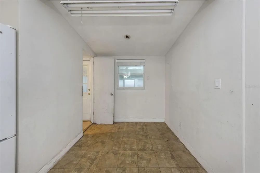 5621 11TH AVENUE St Petersburg, FL 33710
