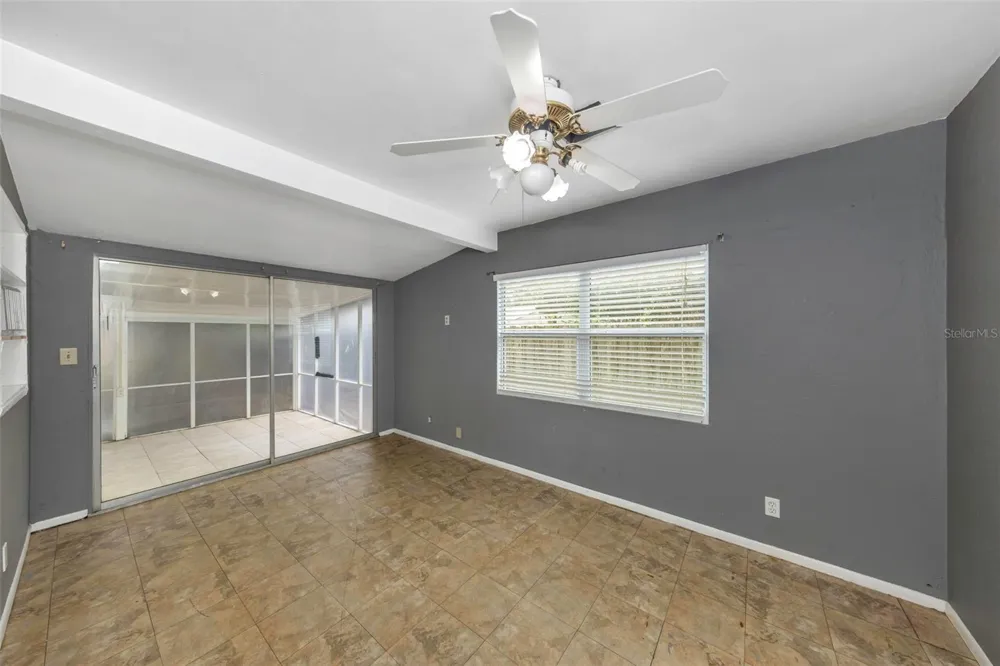 5621 11TH AVENUE St Petersburg, FL 33710