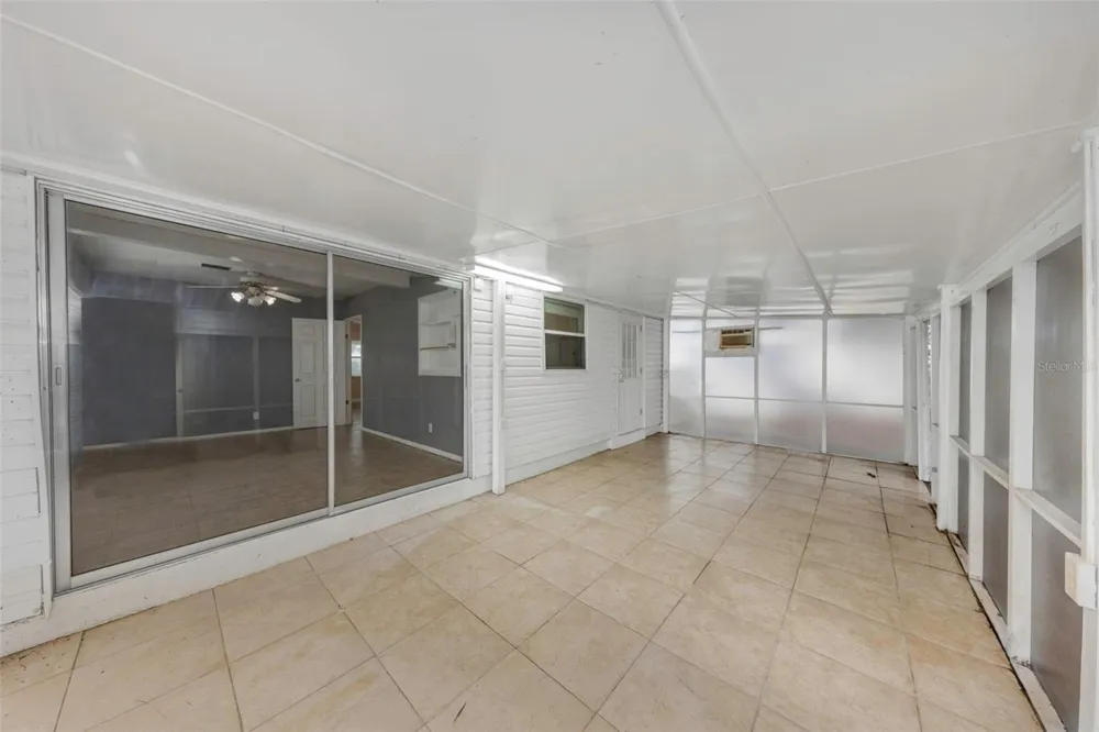 5621 11TH AVENUE St Petersburg, FL 33710