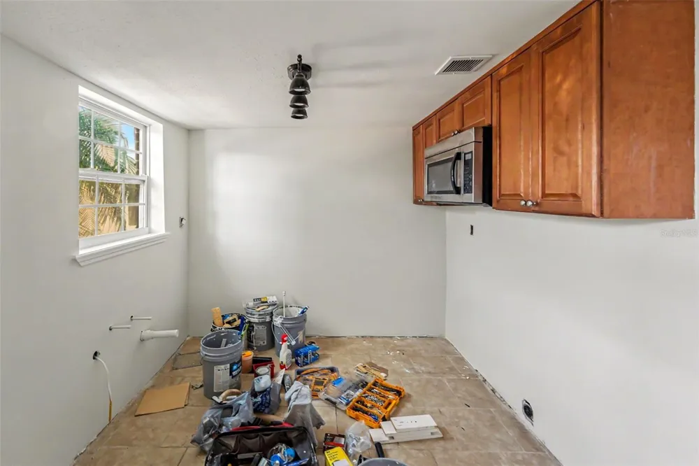 200 COUNTRYCLUB DRIVE #1205 Largo, FL 33771