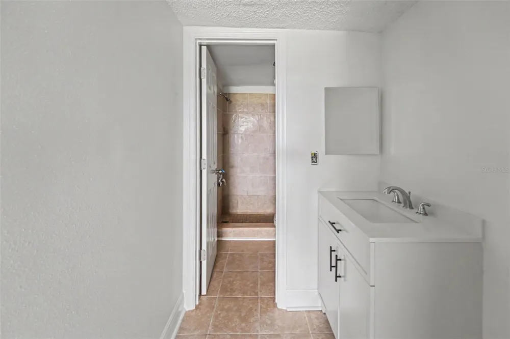 200 COUNTRYCLUB DRIVE #1205 Largo, FL 33771