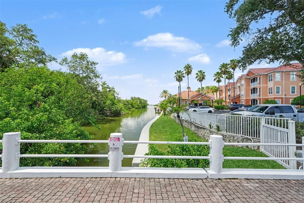 5000 CULBREATH KEY WAY #4-101 Tampa, FL 33611