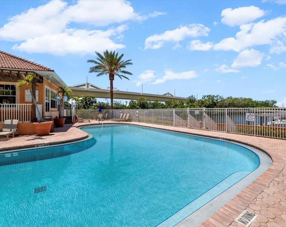5000 CULBREATH KEY WAY #4-101 Tampa, FL 33611