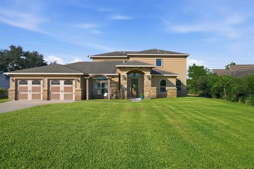 1023 CR 3651 Sandia, TX 78383