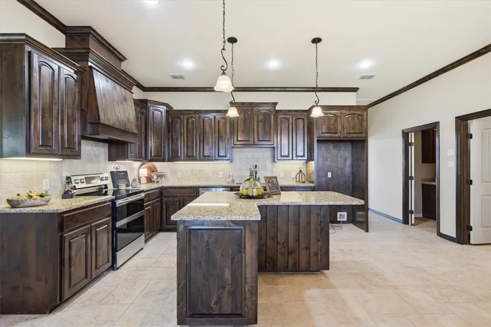 1023 CR 3651 Sandia, TX 78383