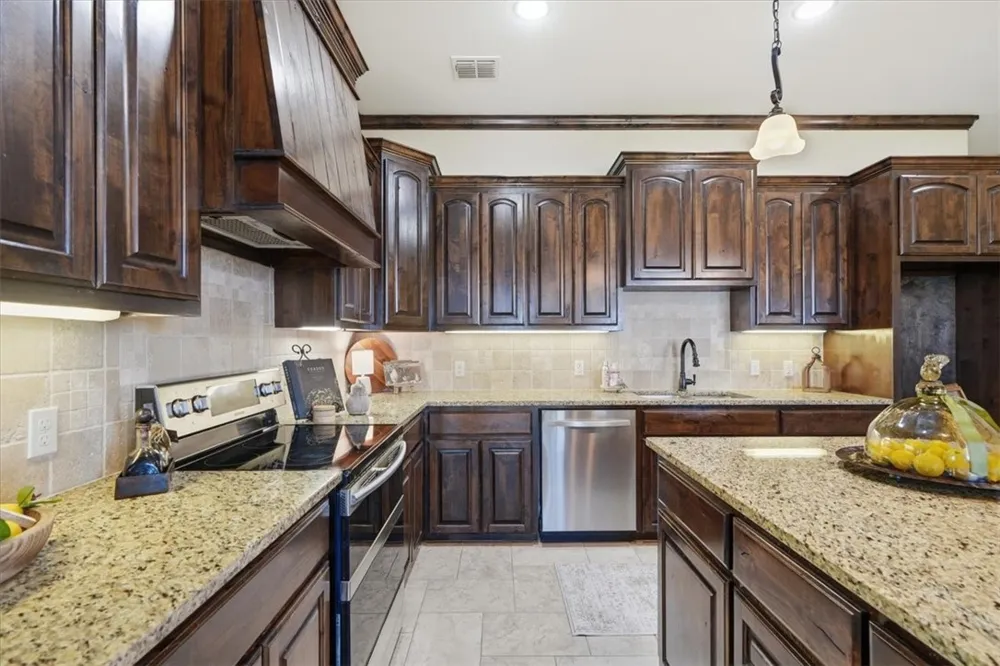 1023 CR 3651 Sandia, TX 78383