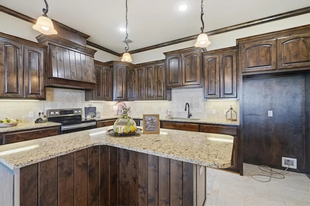 1023 CR 3651 Sandia, TX 78383