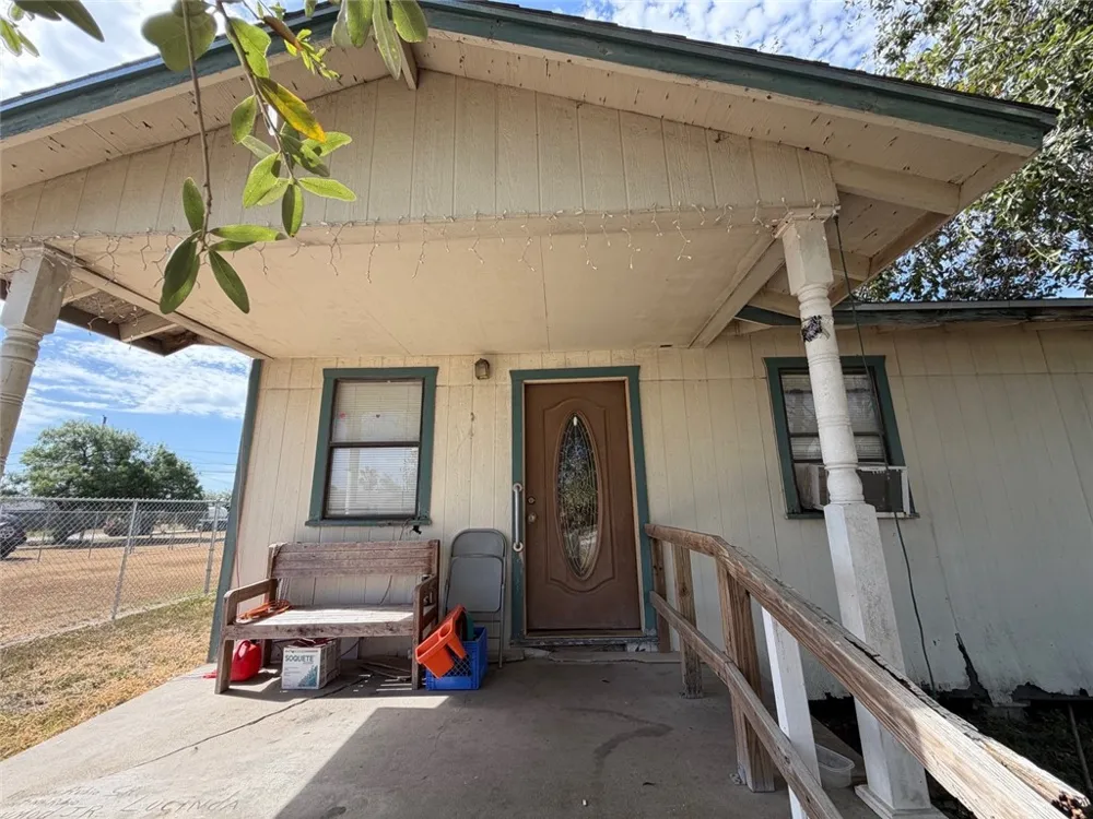 1121 E Avenue A Avenue Kingsville, TX 78363