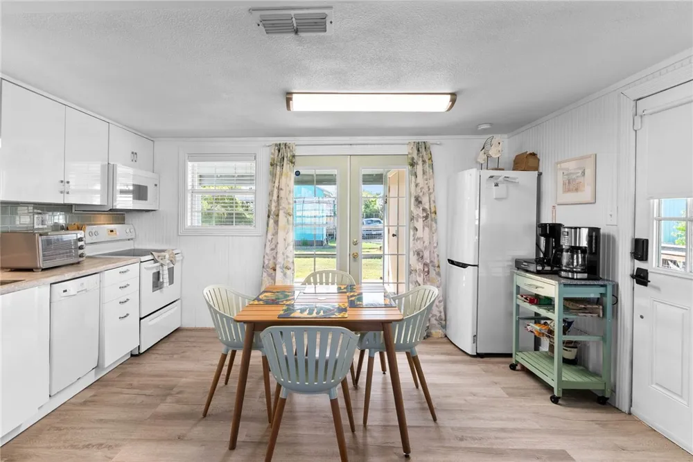 819 S Magnolia Street Rockport, TX 78382