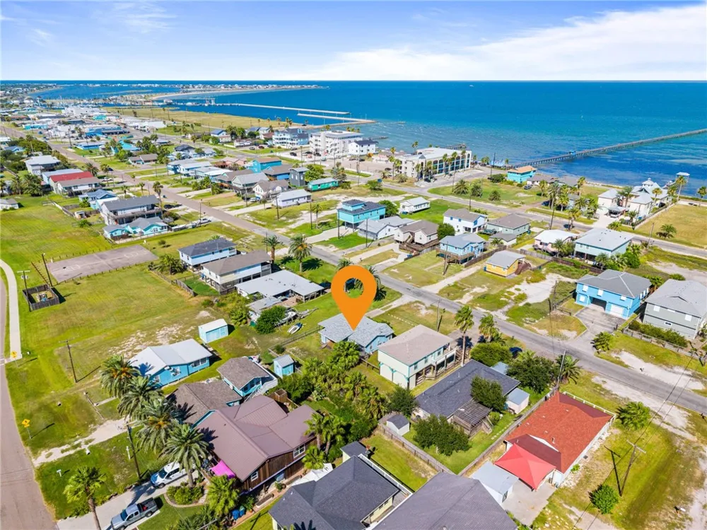 819 S Magnolia Street Rockport, TX 78382