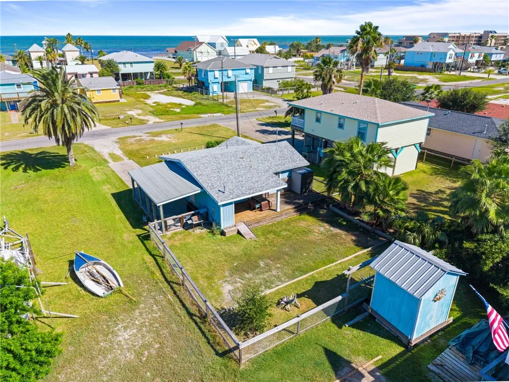 819 S Magnolia Street Rockport, TX 78382