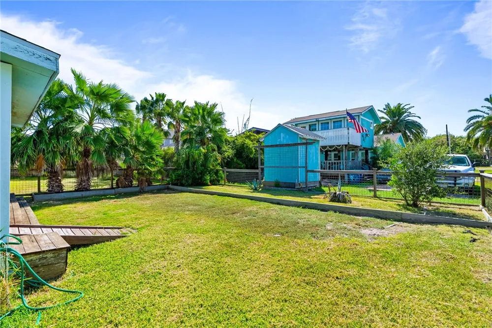819 S Magnolia Street Rockport, TX 78382