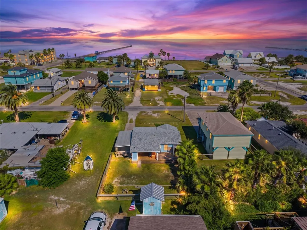 819 S Magnolia Street Rockport, TX 78382