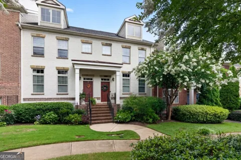 7690 Willoughby CT