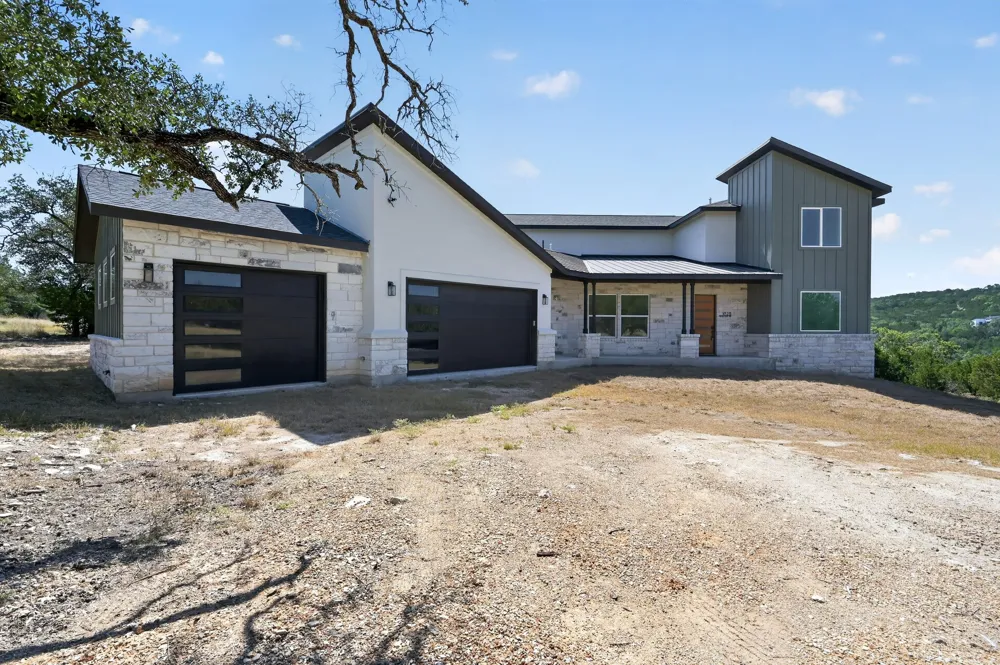 18213 Gregg Bluff Road Jonestown, TX 78645