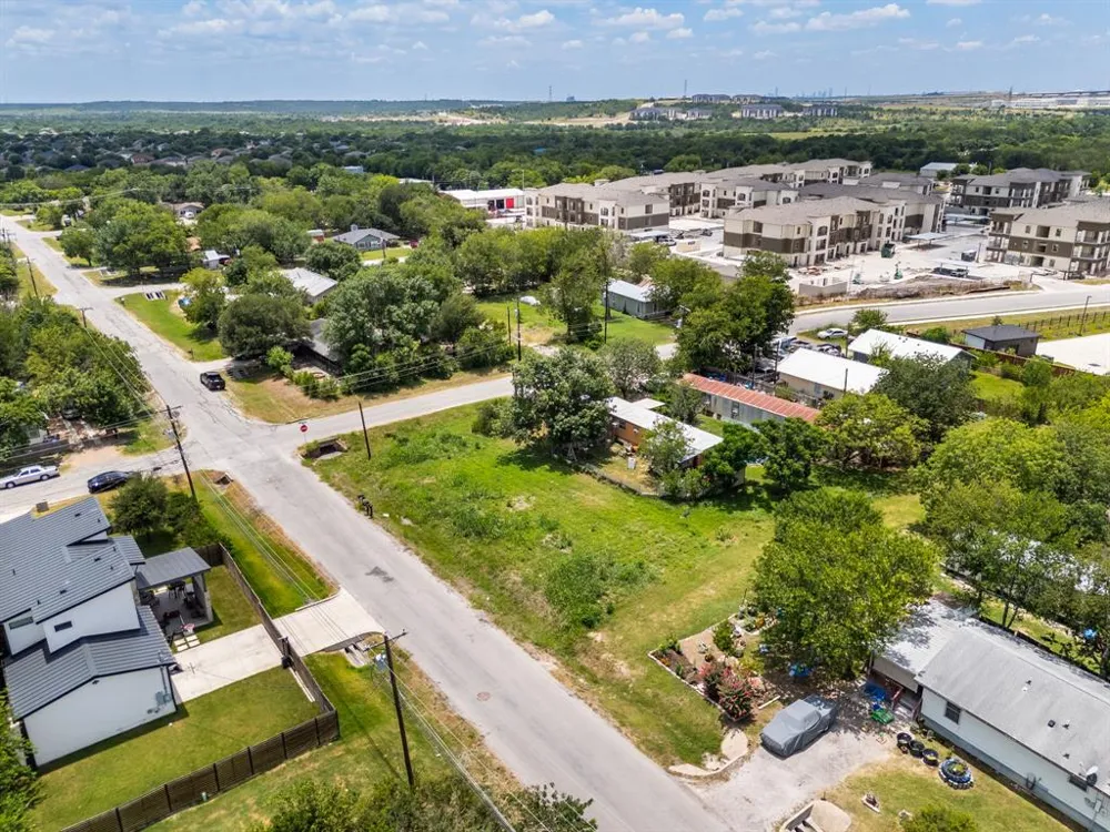 303 Eggleston Street Manor, TX 78653