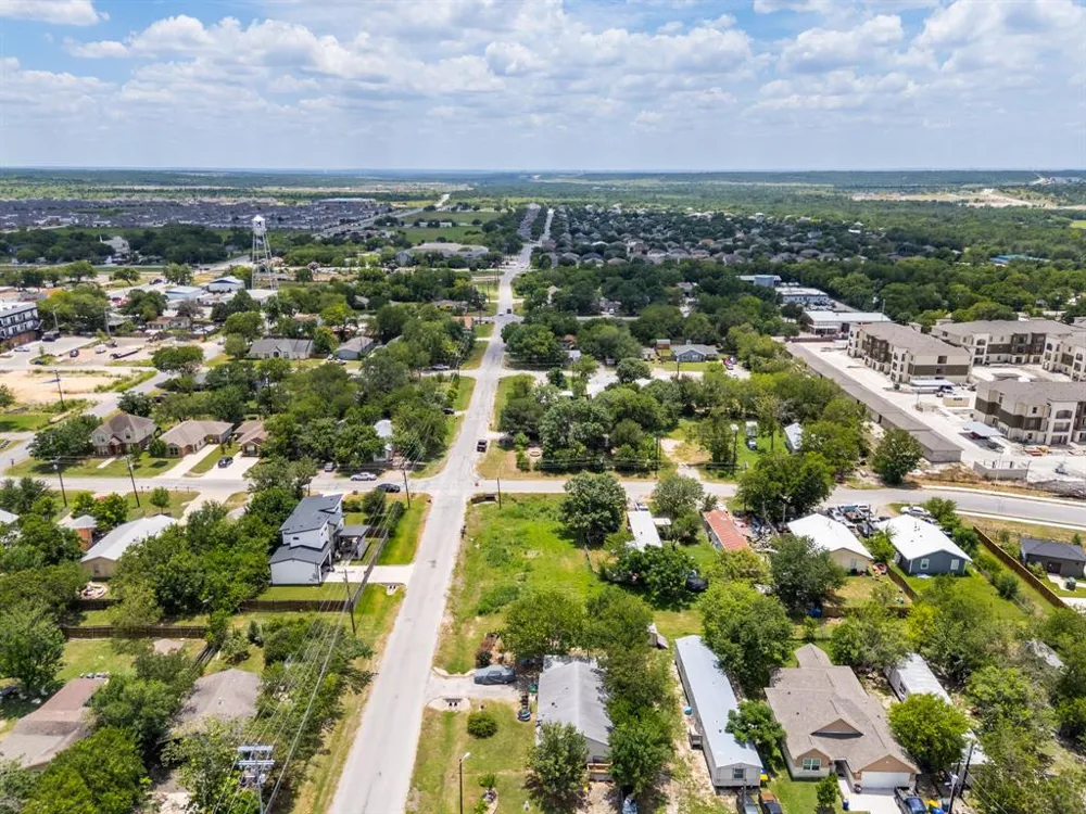 305 Eggleston Street Manor, TX 78653
