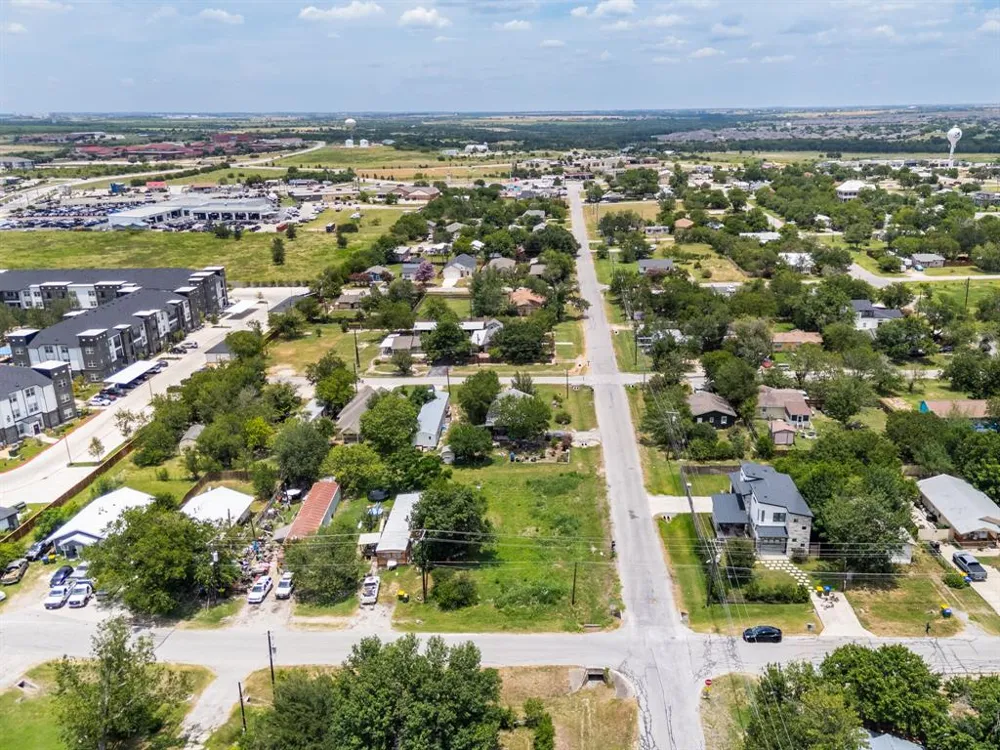 305 Eggleston Street Manor, TX 78653