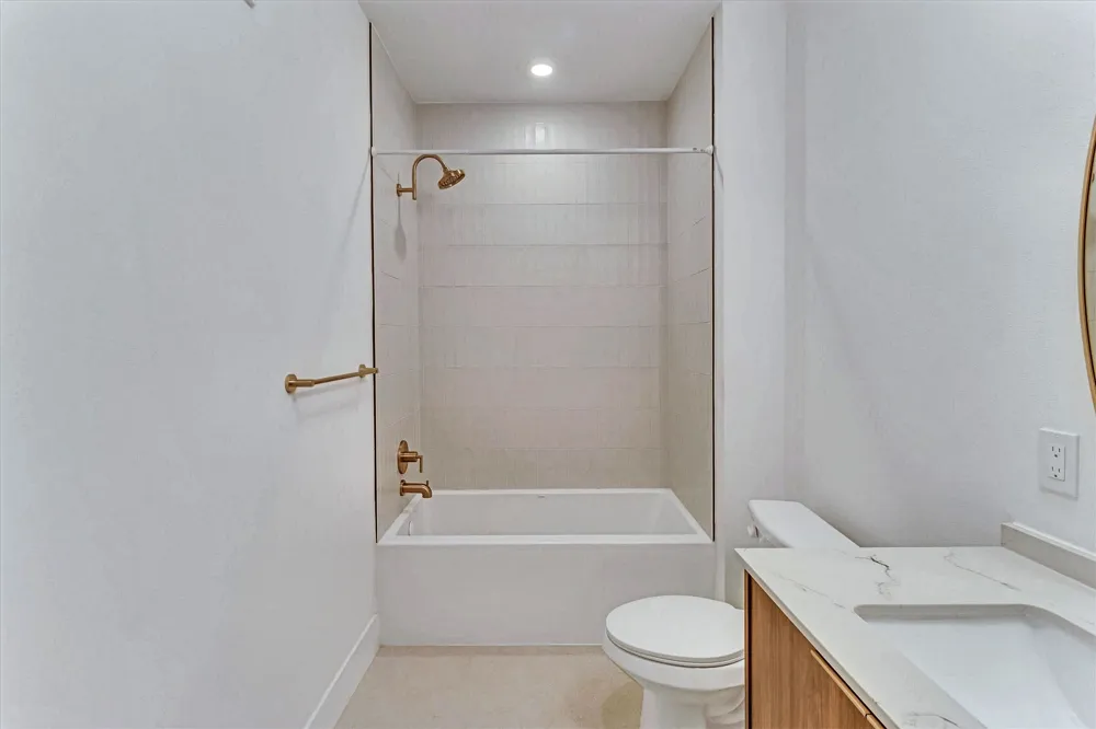 1701 Simond Avenue #226 Austin, TX 78723