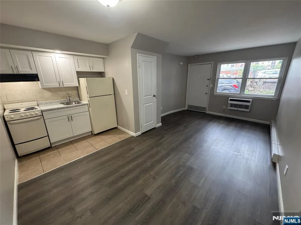 75 1st Street 12 Hackensack, NJ 07601