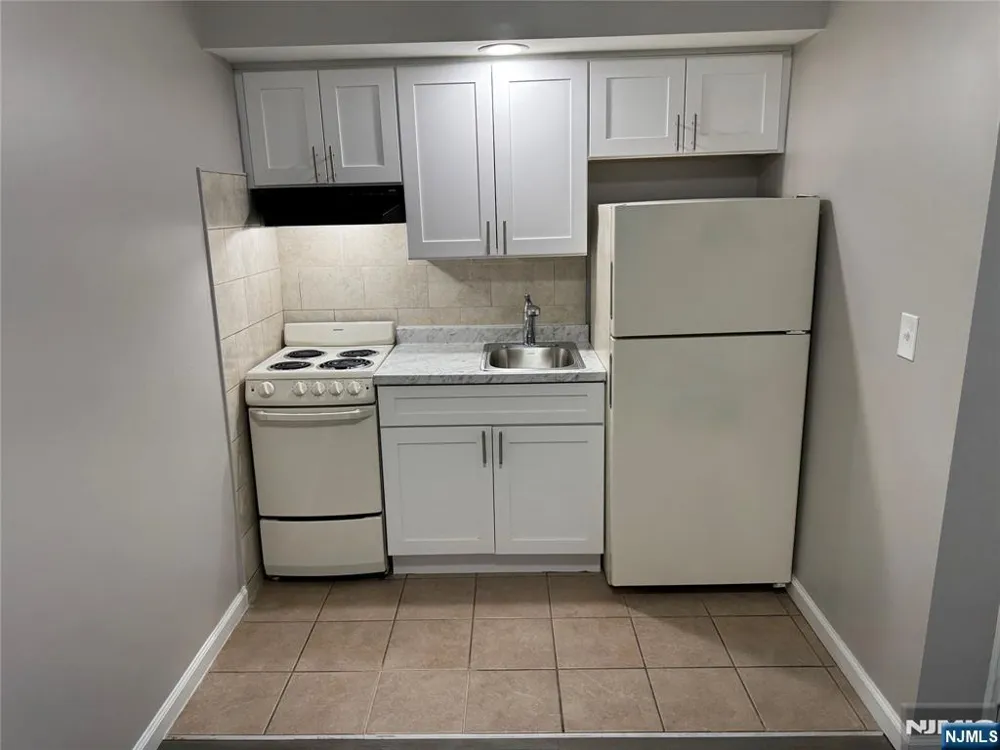 75 1st Street 12 Hackensack, NJ 07601