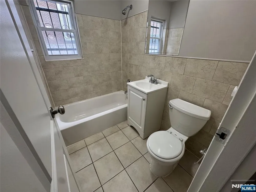 75 1st Street 12 Hackensack, NJ 07601