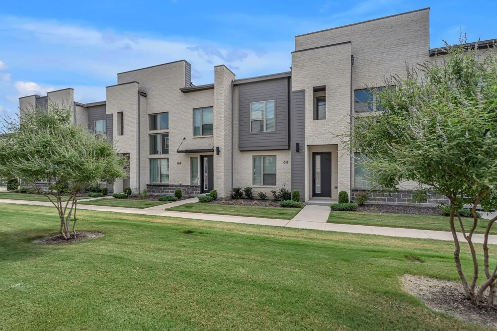 611 COLLIER DRIVE Plano, TX 75075