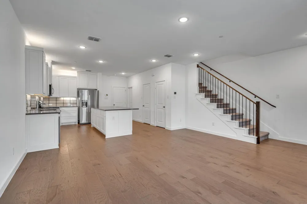 611 COLLIER DRIVE Plano, TX 75075