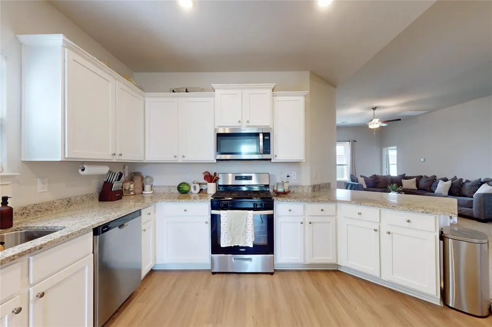 14111 Mainmast Drive Santa Fe, TX 77510