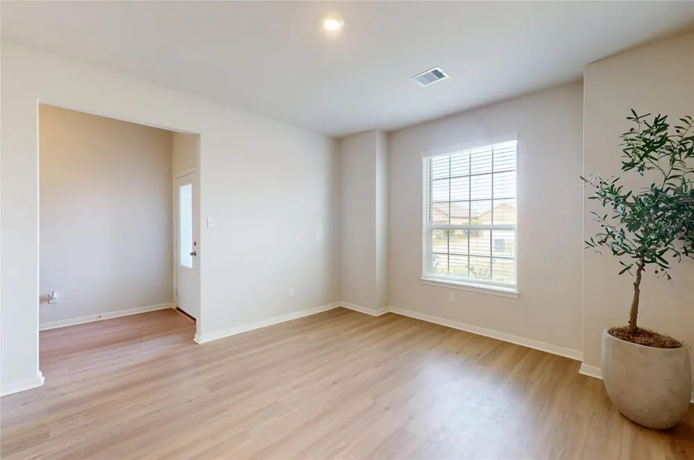 14111 Mainmast Drive Santa Fe, TX 77510