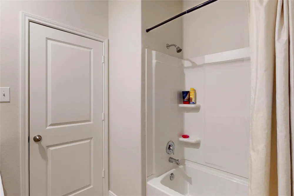 14111 Mainmast Drive Santa Fe, TX 77510