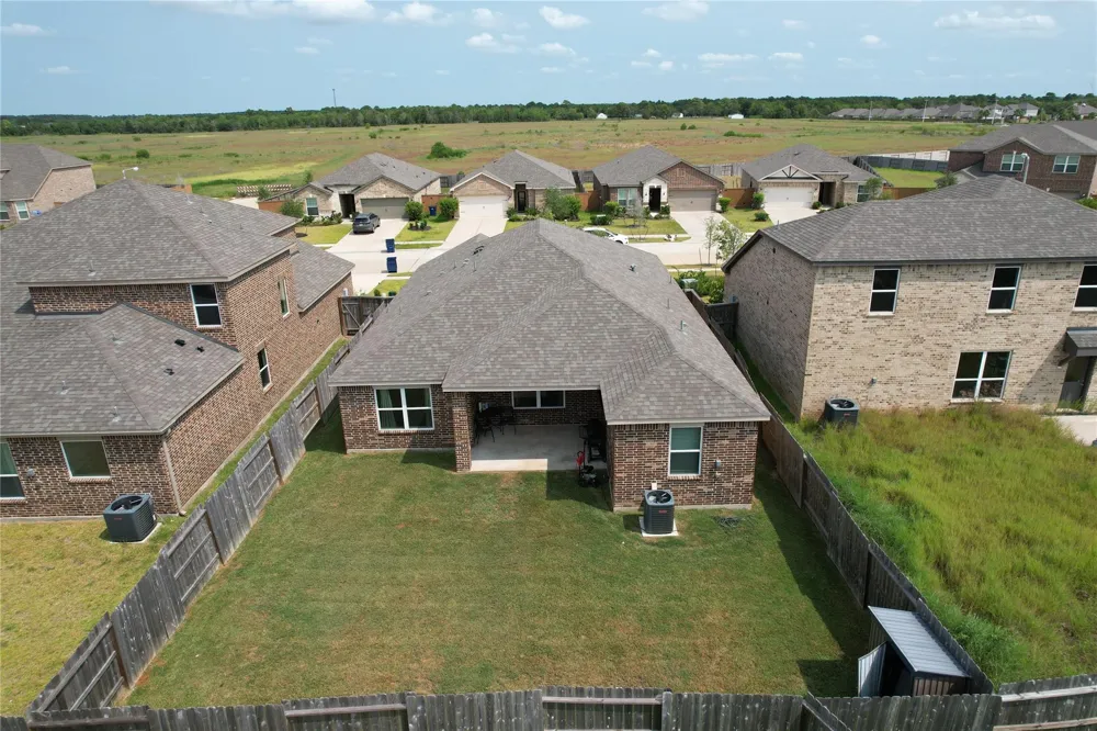 14111 Mainmast Drive Santa Fe, TX 77510