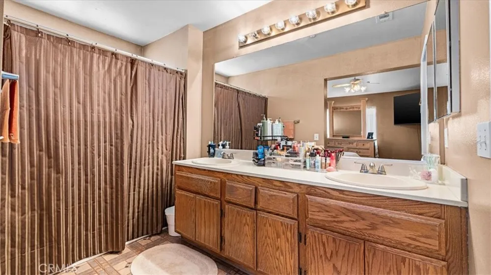 11479 Hideaway Lane Fontana, CA 92337