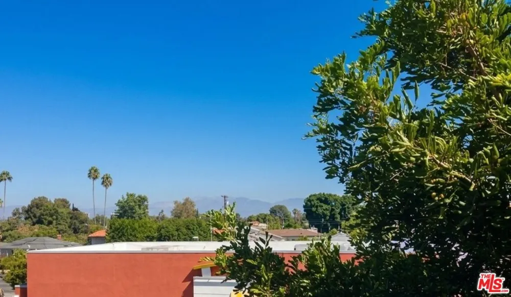 6323 Reseda Boulevard #44 Tarzana, CA 91335