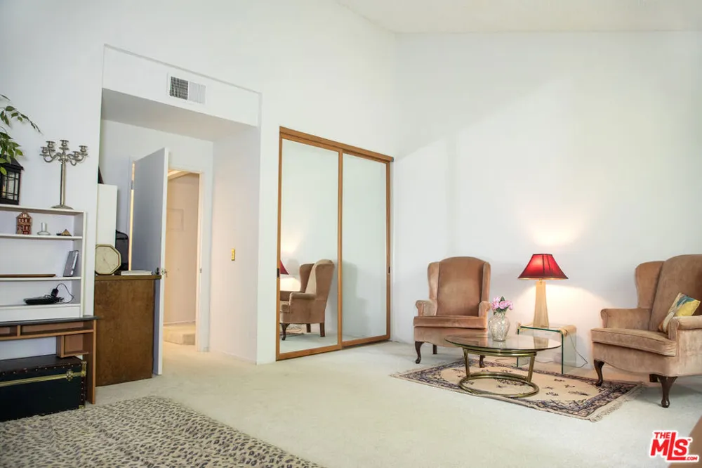 6323 Reseda Boulevard #44 Tarzana, CA 91335