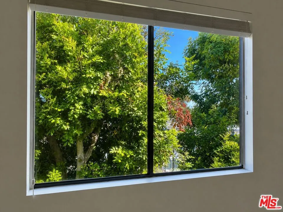 6323 Reseda Boulevard #44 Tarzana, CA 91335