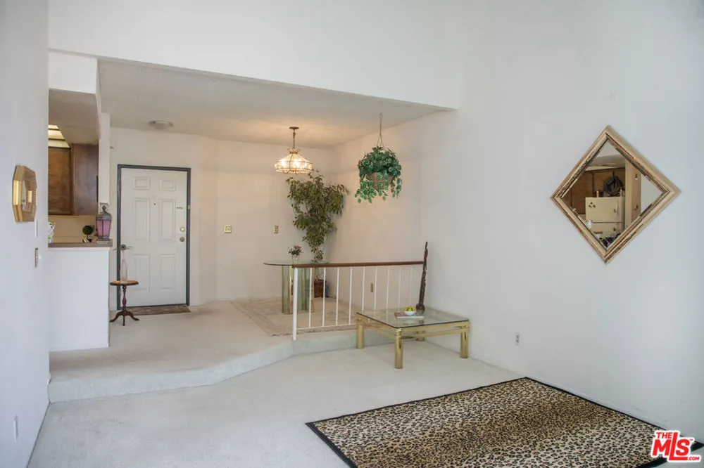 6323 Reseda Boulevard #44 Tarzana, CA 91335