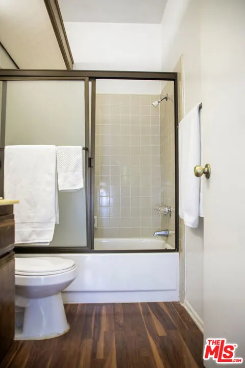 6323 Reseda Boulevard #44 Tarzana, CA 91335