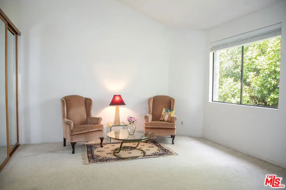 6323 Reseda Boulevard #44 Tarzana, CA 91335