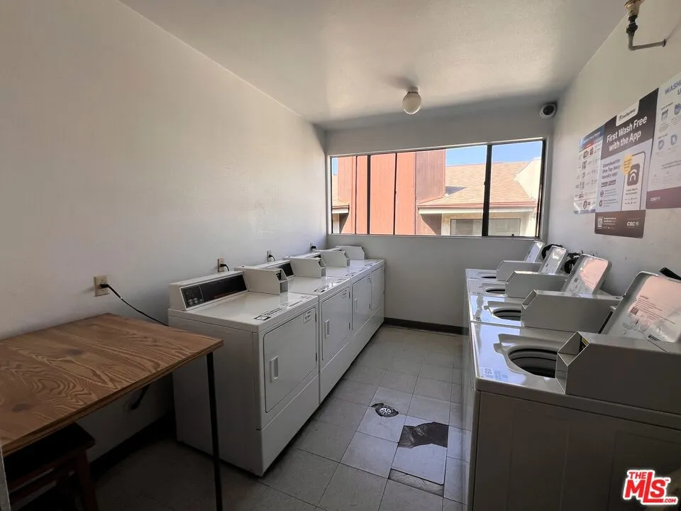 6323 Reseda Boulevard #44 Tarzana, CA 91335