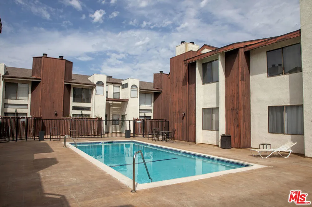 6323 Reseda Boulevard #44 Tarzana, CA 91335