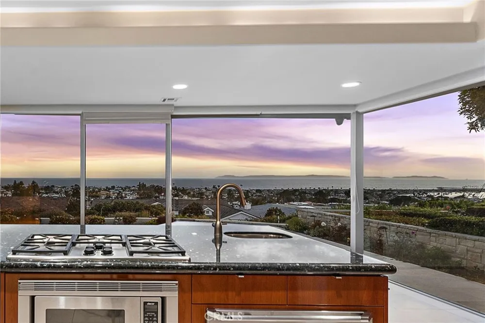 2801 Setting Sun Corona del Mar, CA 92625