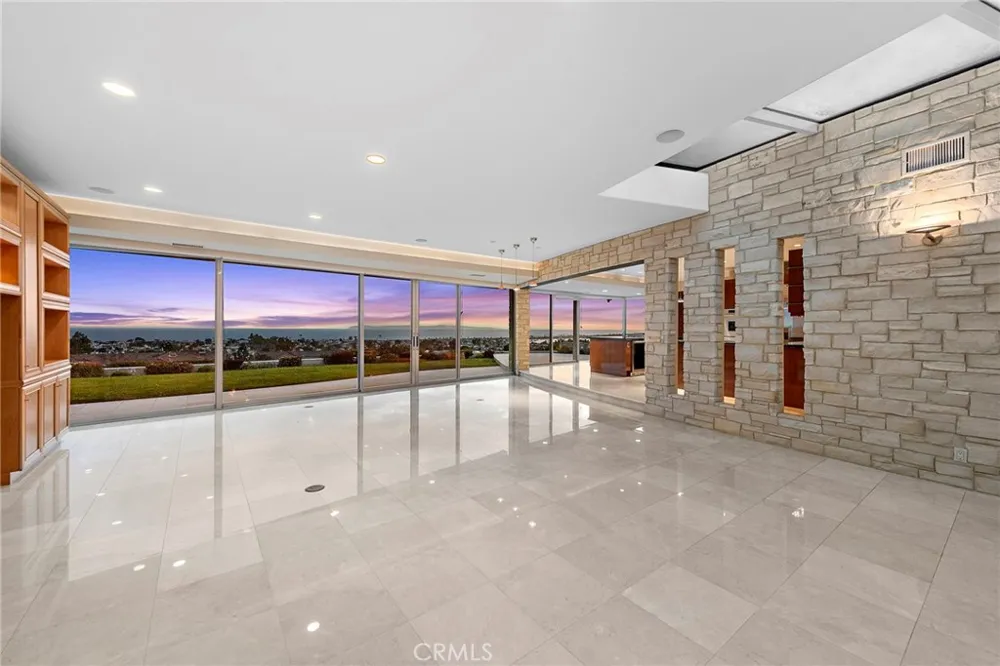 2801 Setting Sun Corona del Mar, CA 92625