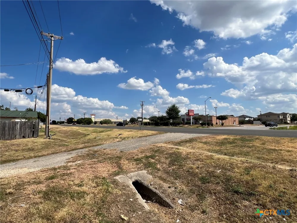 4401 W Stan Schlueter Loop Killeen, TX 76549